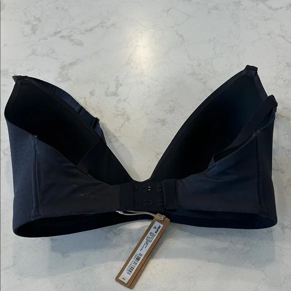 SKIMS Wireless Form Lightly Lined T-Shirt Demi Bra in Onyx Leopard Micro Print - Picture 4 of 13